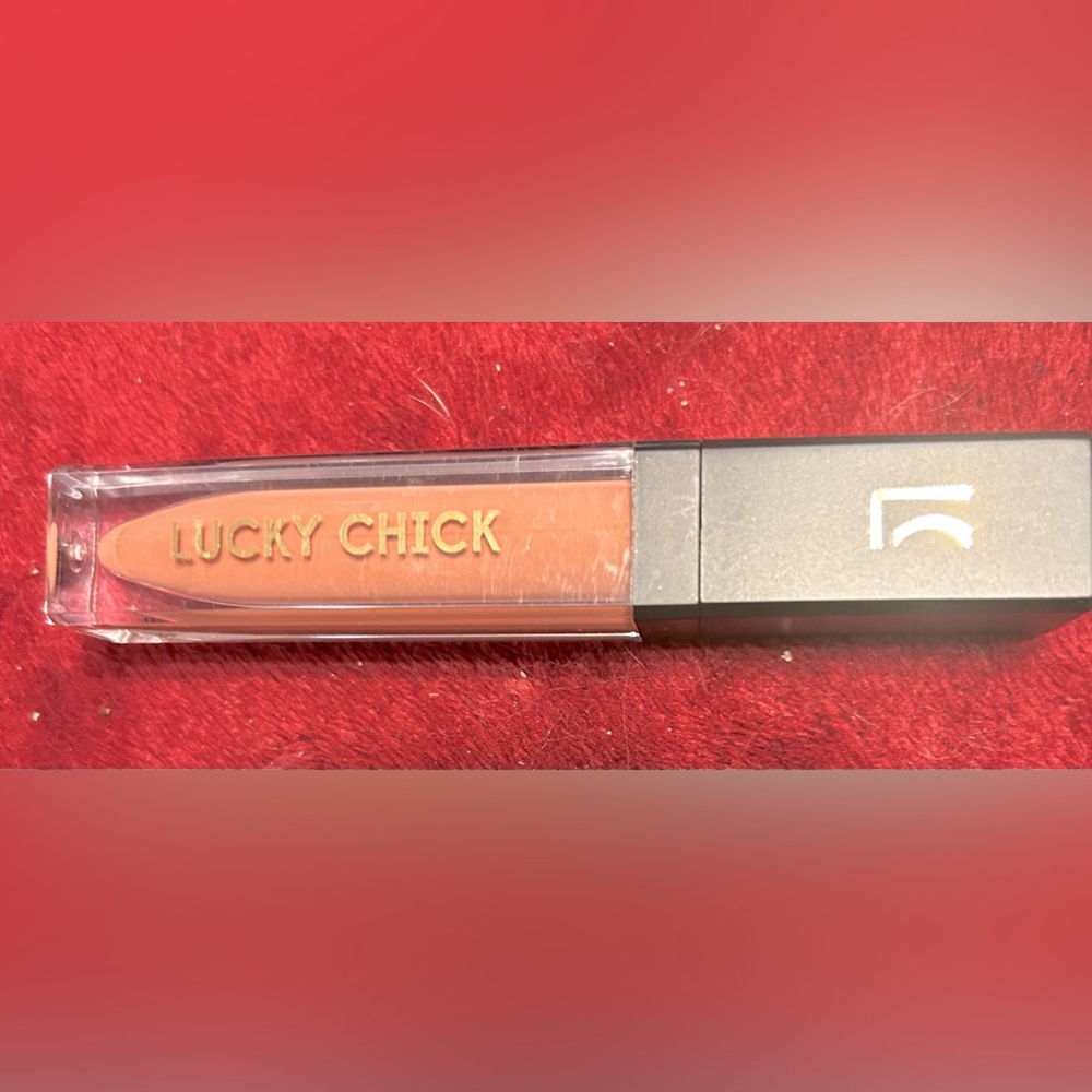 Lucky Chick Hydrating Lip Gloss-Color Desire.